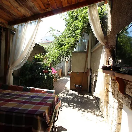 Izgrev Sarafovo Gasthof *