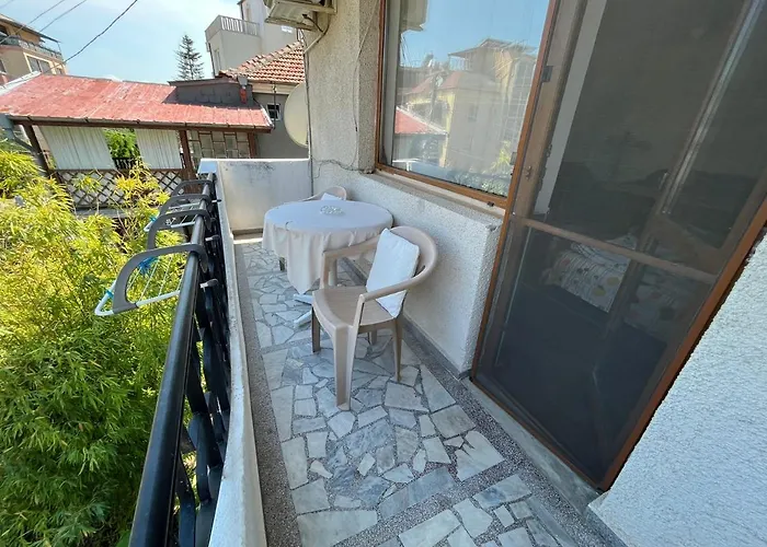 Casa de hóspedes Izgrev Sarafovo *