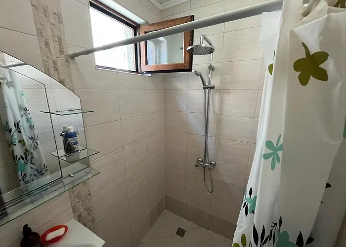 Πανσιόν Izgrev Sarafovo Μπουργκάς