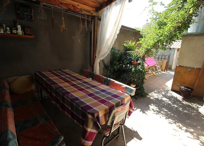 Izgrev Sarafovo Πανσιόν