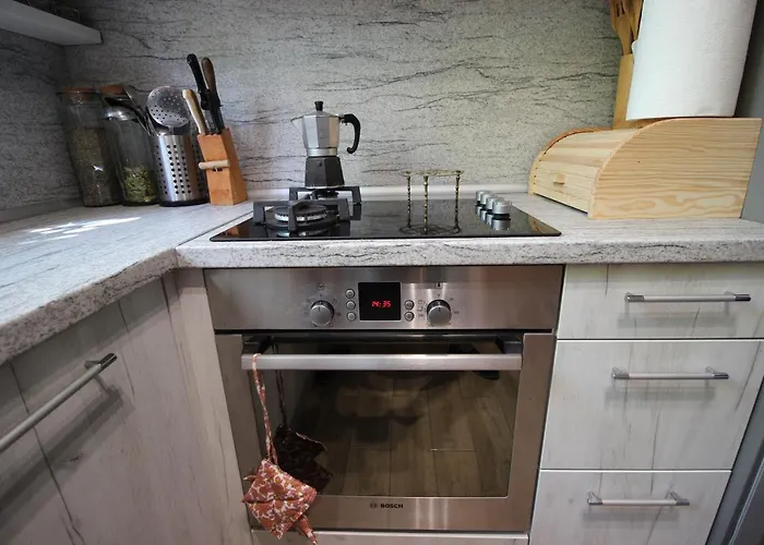 Izgrev Sarafovo Πανσιόν Μπουργκάς