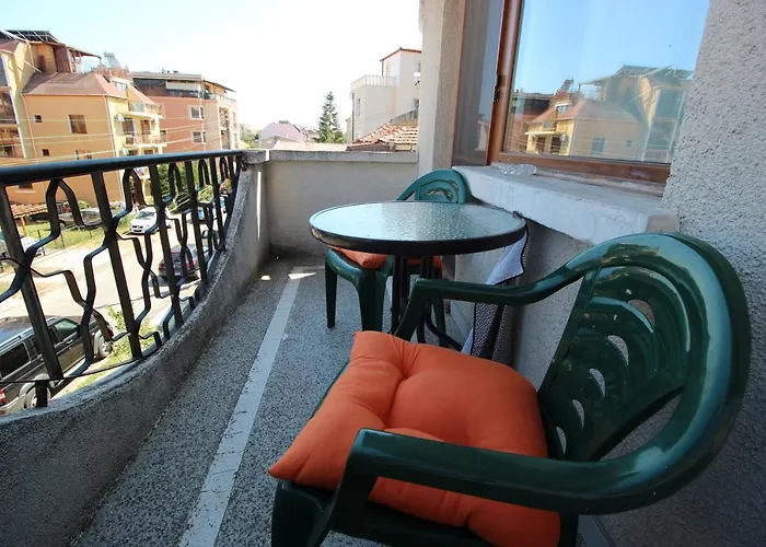 Izgrev Sarafovo Πανσιόν