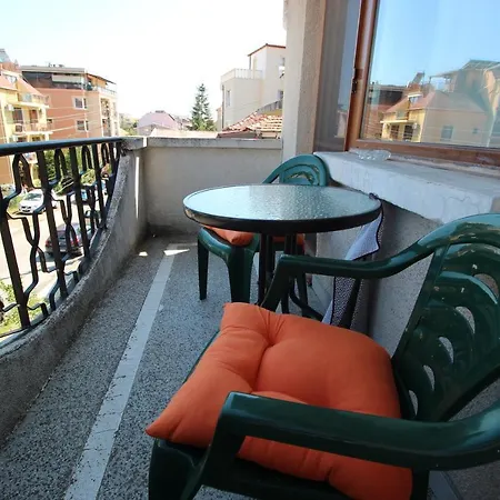 Izgrev Sarafovo Pensjonat